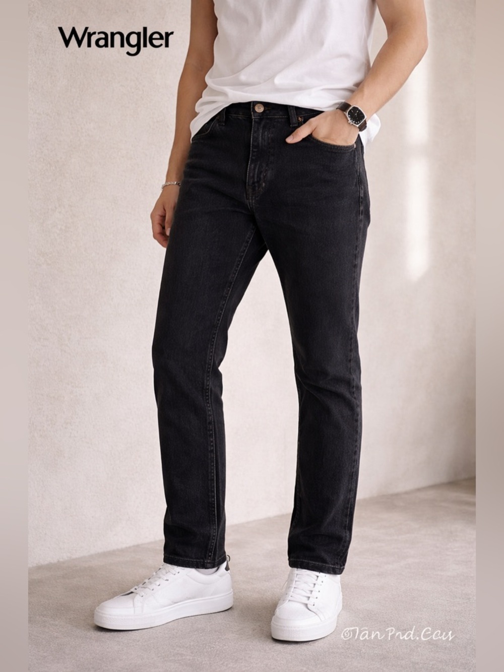 🚨Wrangler Men’s Black Straight-Leg Jeans